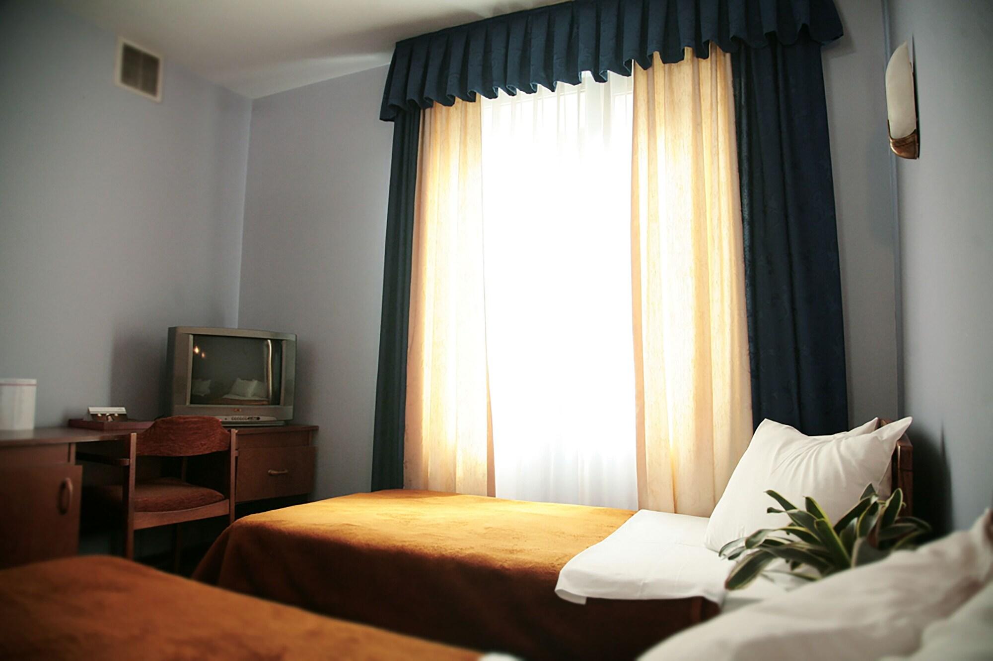Ararat Hotel Yerevan Exterior photo