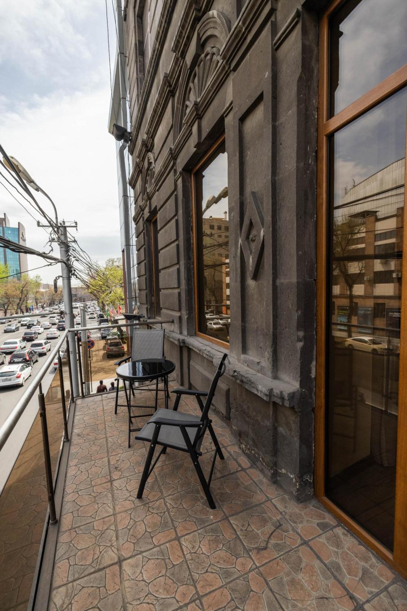 Ararat Hotel Yerevan Exterior photo