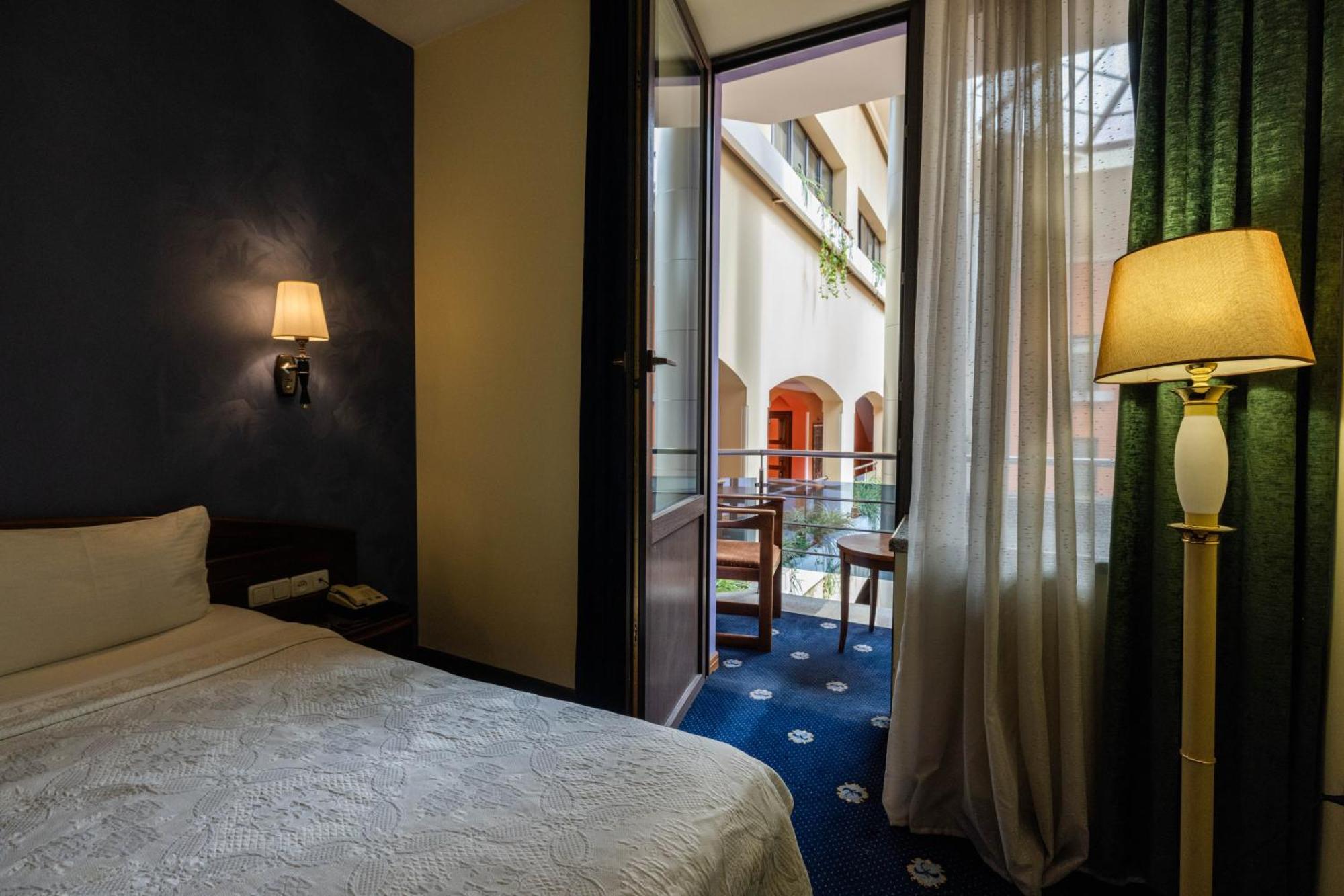 Ararat Hotel Yerevan Exterior photo